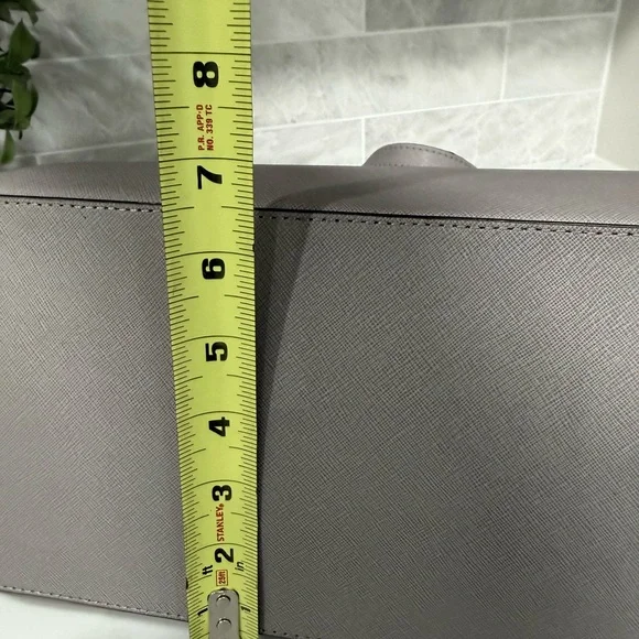 Michael Kors Jet Set Travel Large Tote Bag with laptop separator Gray EUC! - Picture 15 of 16